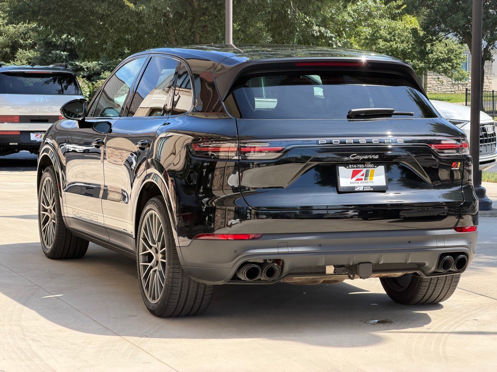 2023 Porsche Cayenne Image 8