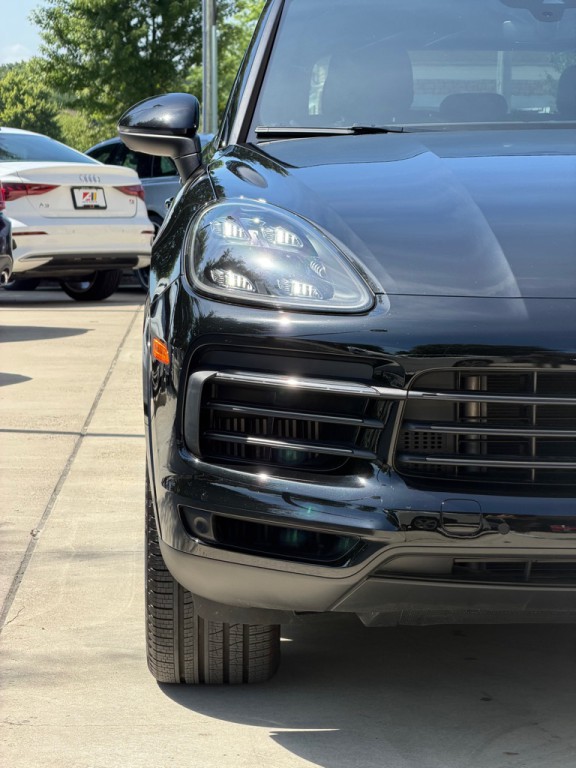 2023 Porsche Cayenne Image 10