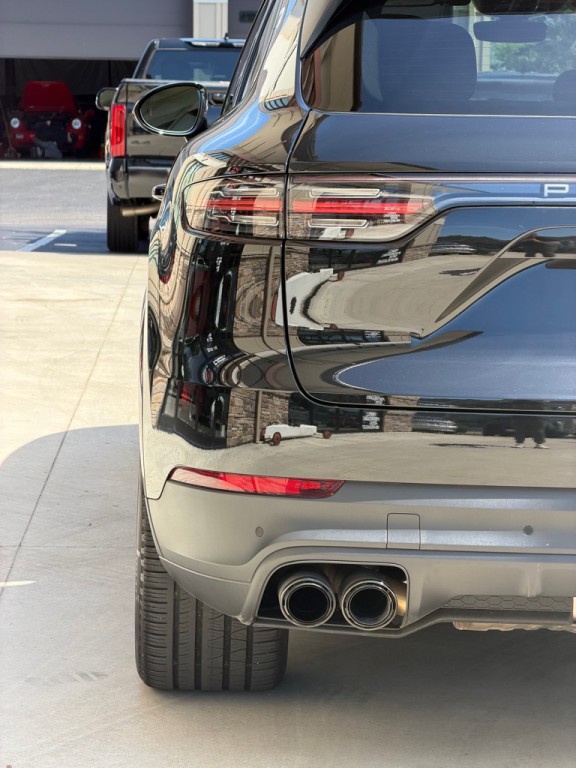 2023 Porsche Cayenne Image 12
