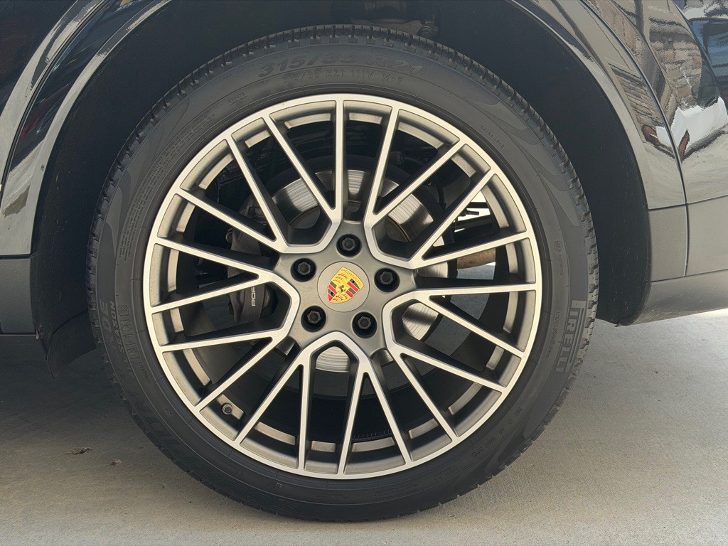 2023 Porsche Cayenne Image 15