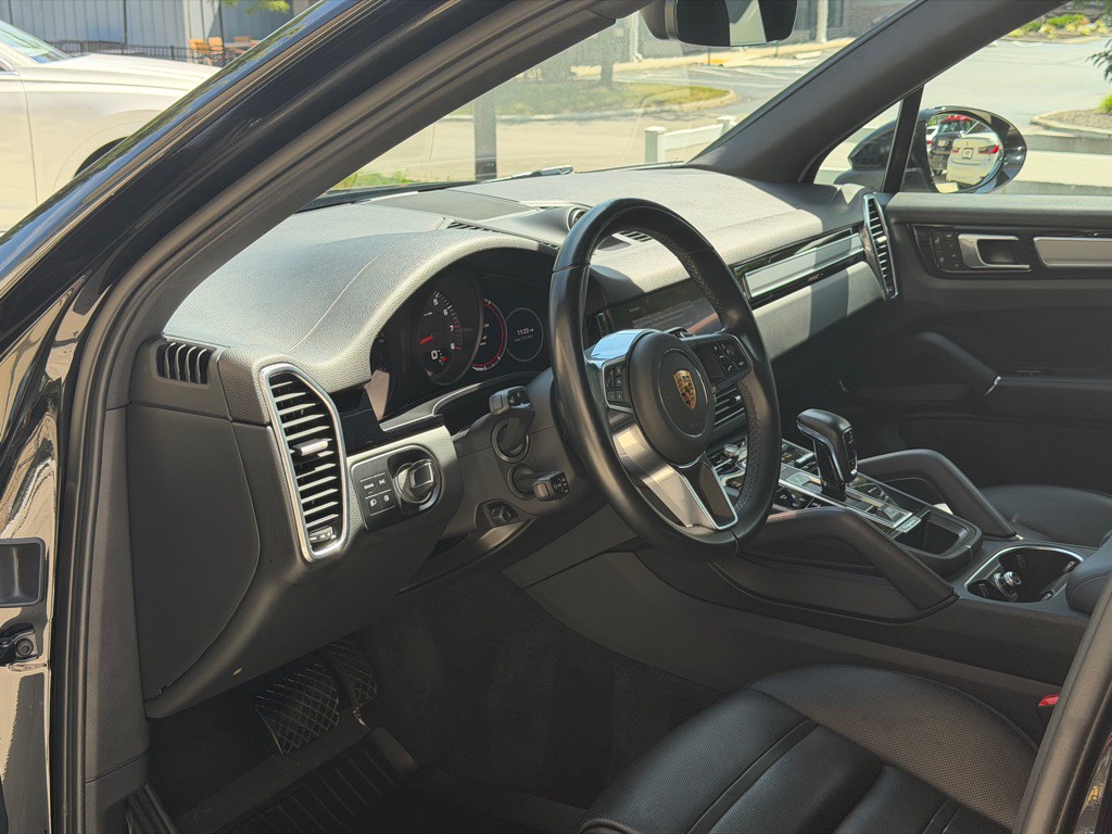 2023 Porsche Cayenne Image 19
