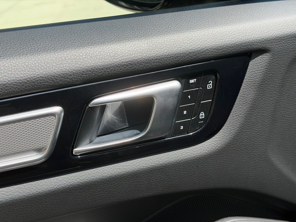 2023 Porsche Cayenne Image 21