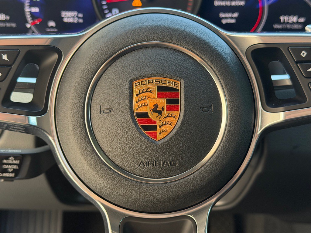 2023 Porsche Cayenne Image 32