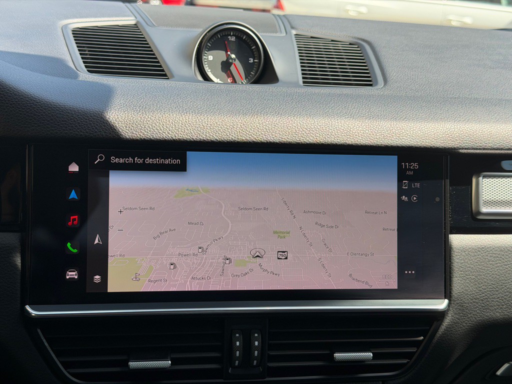 2023 Porsche Cayenne Image 38