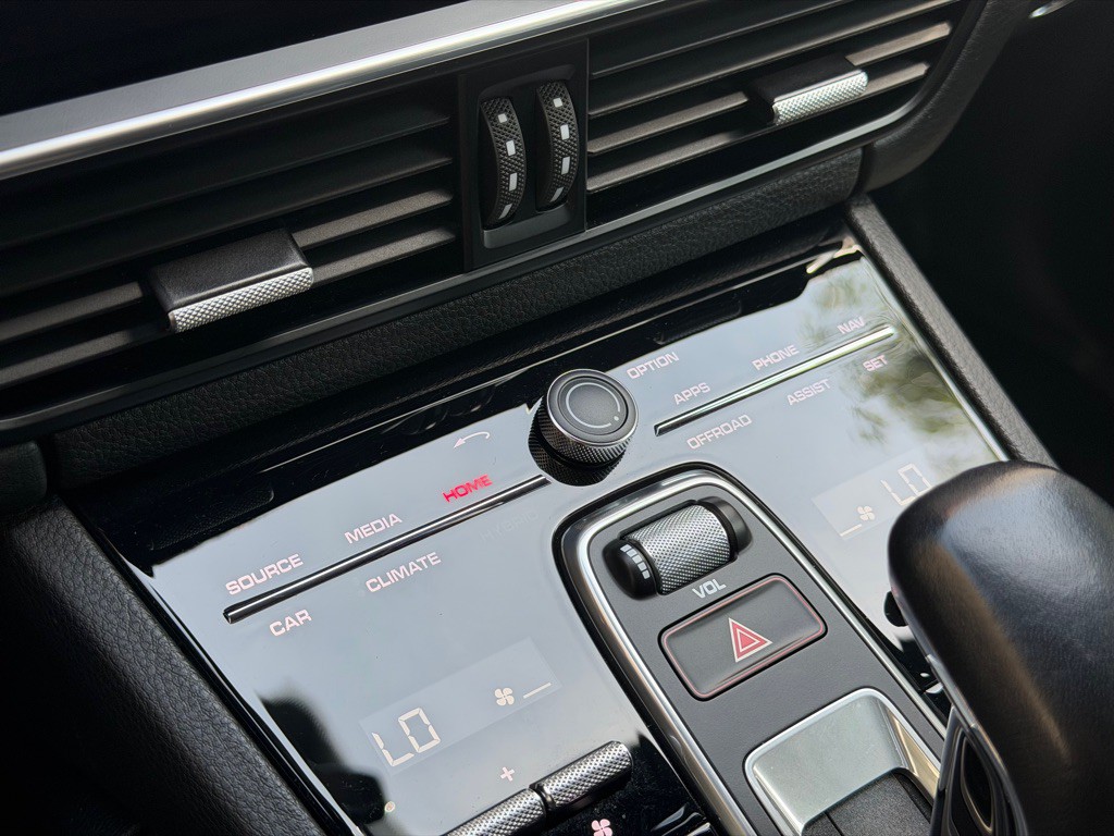 2023 Porsche Cayenne Image 41