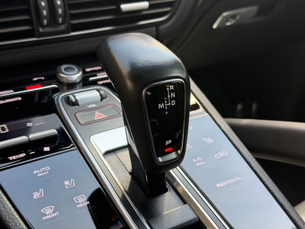 2023 Porsche Cayenne Image 45