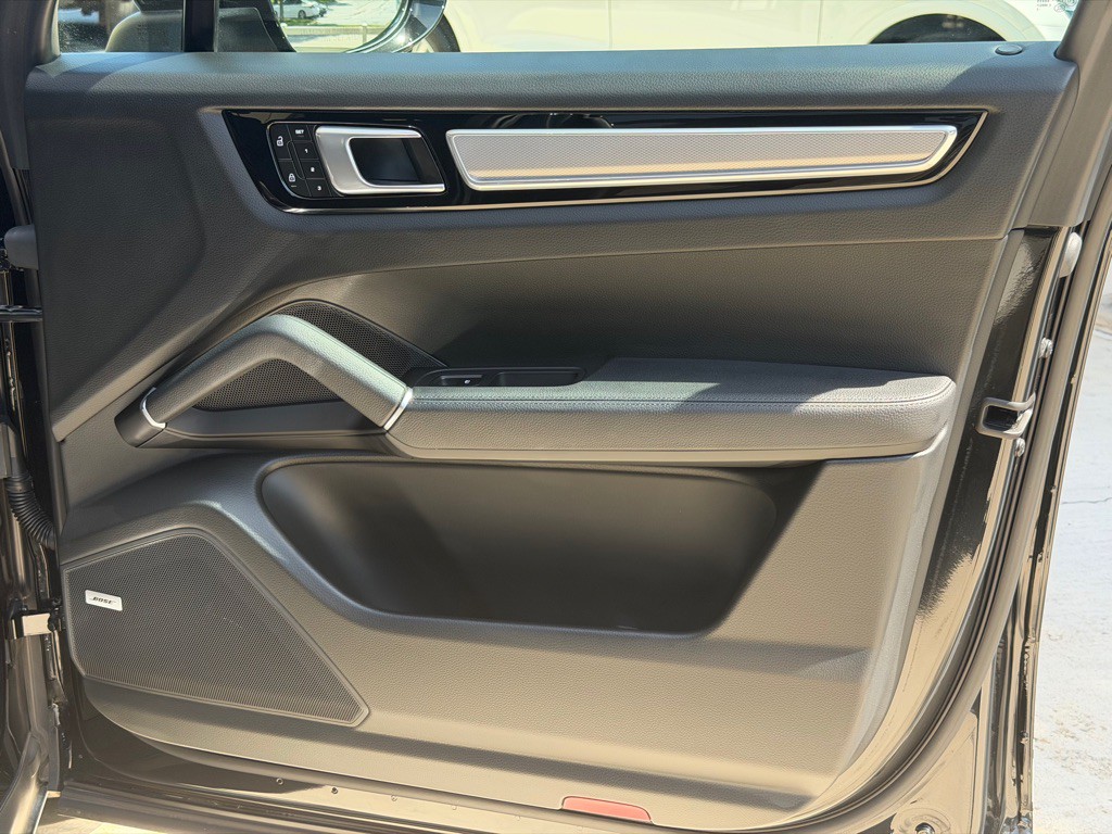 2023 Porsche Cayenne Image 54