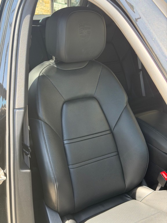 2023 Porsche Cayenne Image 60