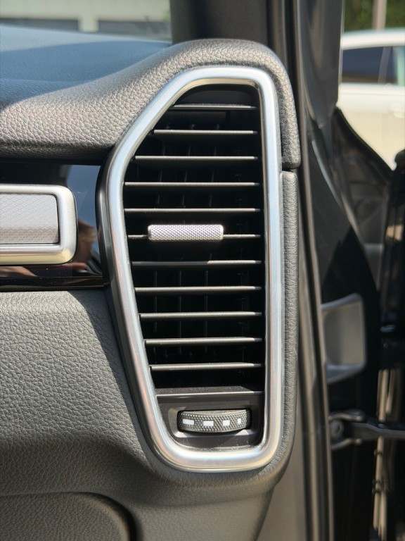 2023 Porsche Cayenne Image 63