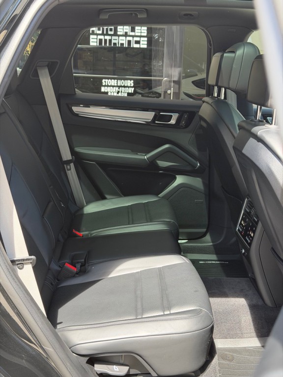 2023 Porsche Cayenne Image 70