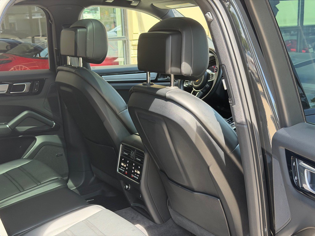 2023 Porsche Cayenne Image 71