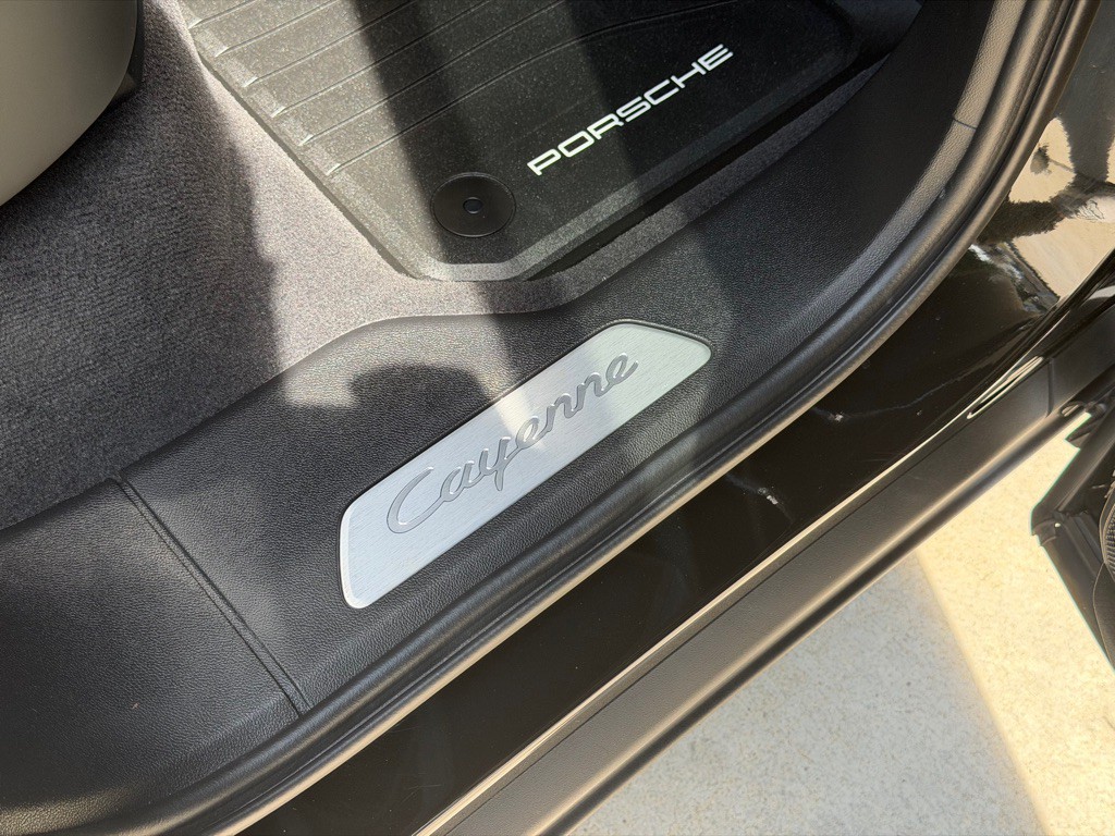 2023 Porsche Cayenne Image 76