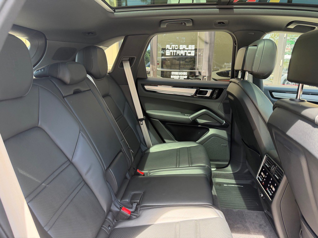 2023 Porsche Cayenne Image 80