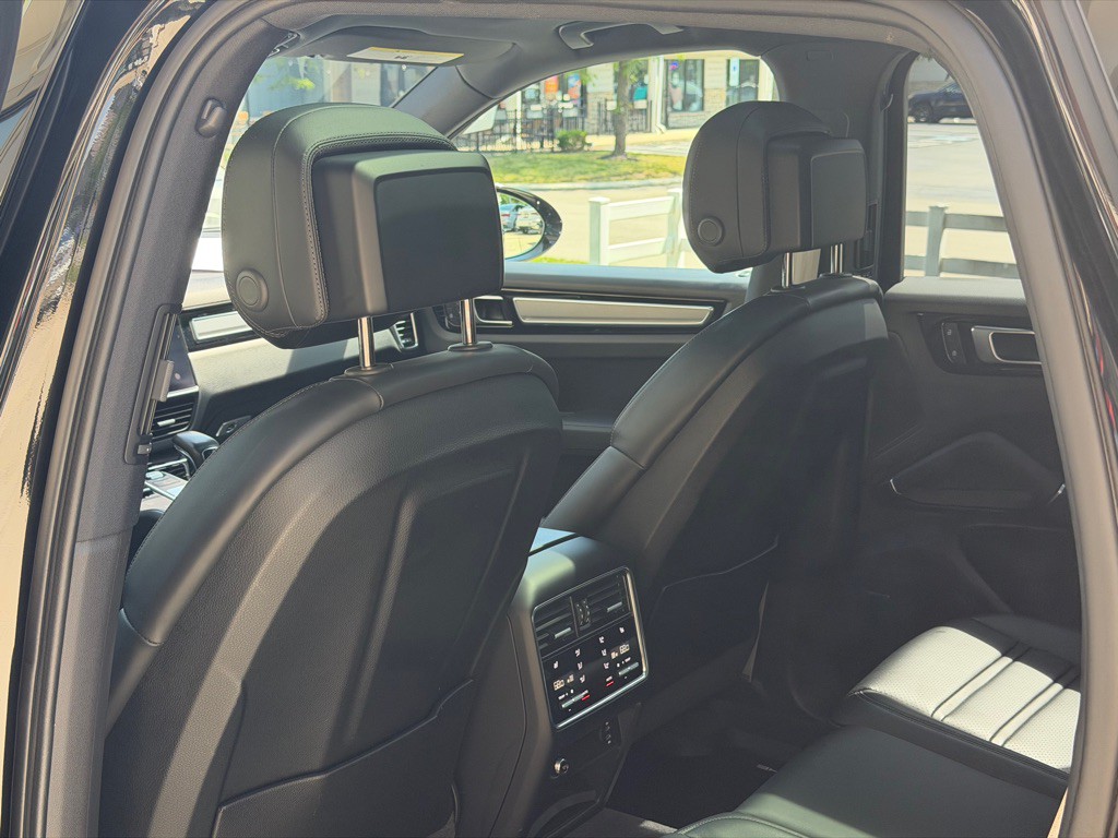 2023 Porsche Cayenne Image 85
