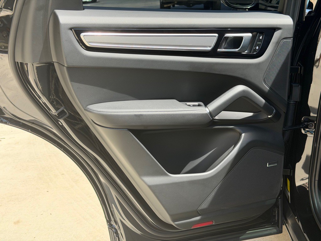 2023 Porsche Cayenne Image 86