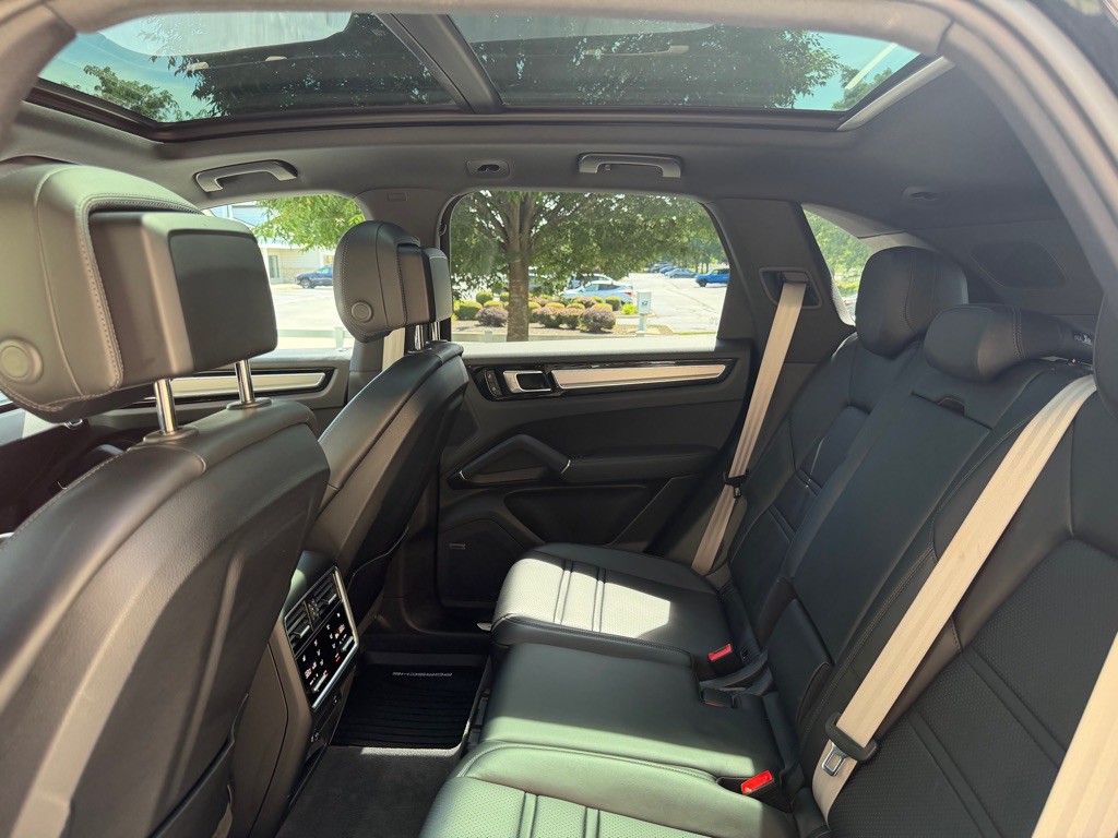 2023 Porsche Cayenne Image 93