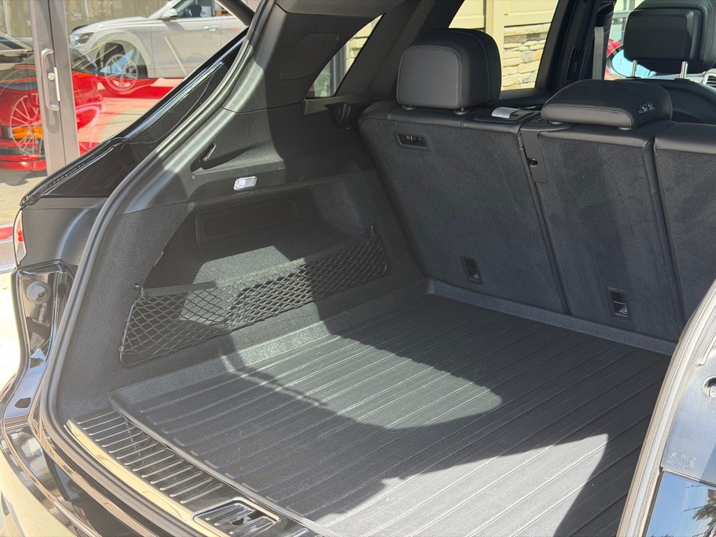 2023 Porsche Cayenne Image 95