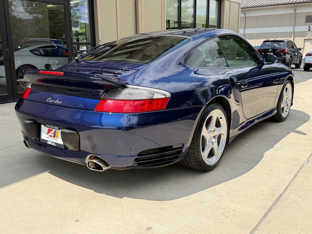 2003 Porsche 911 Image 9