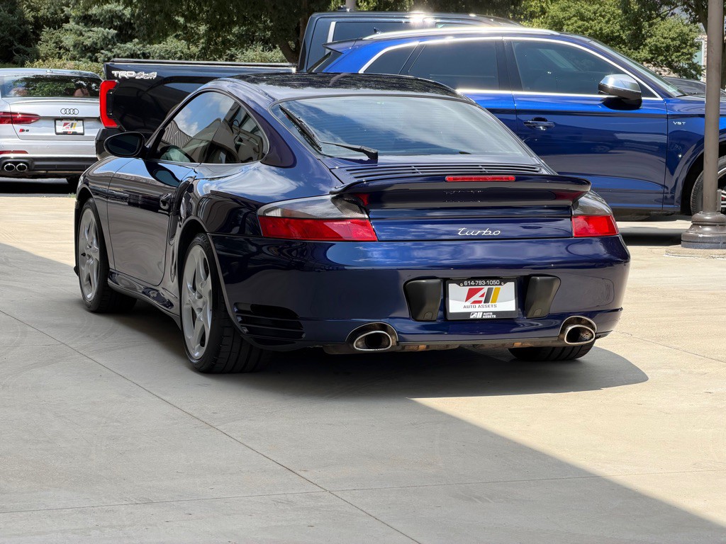 2003 Porsche 911 Image 10