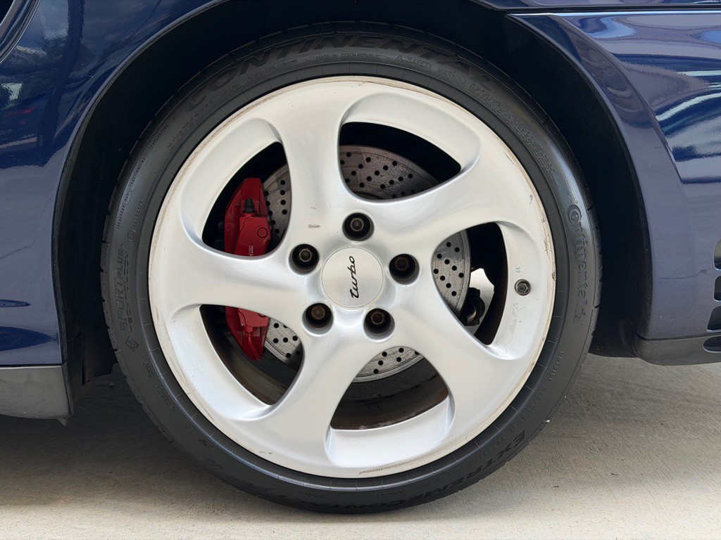 2003 Porsche 911 Image 18
