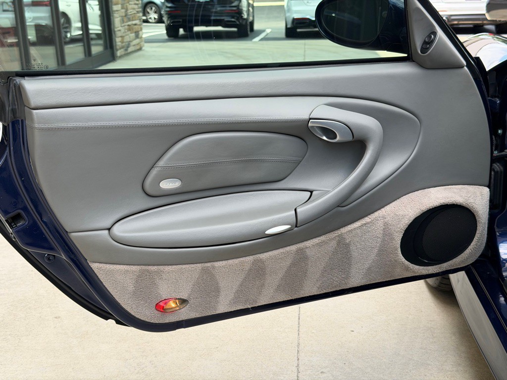 2003 Porsche 911 Image 31