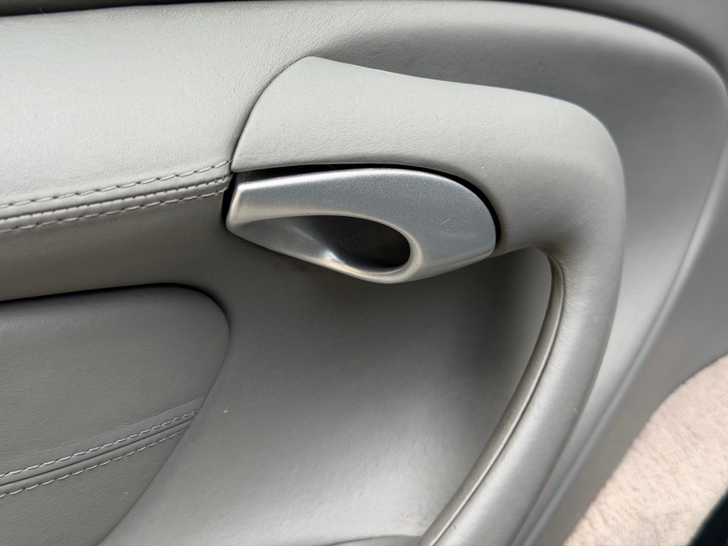 2003 Porsche 911 Image 32