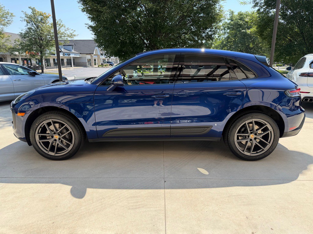 2022 Porsche Macan Image 4