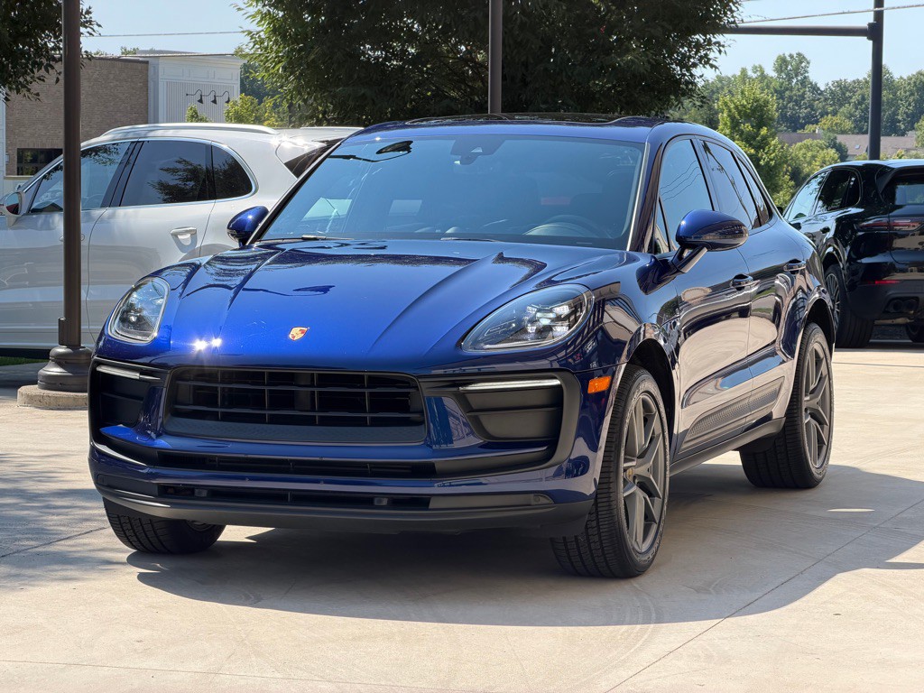 2022 Porsche Macan Image 9