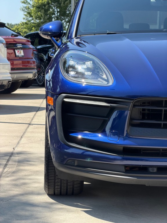 2022 Porsche Macan Image 10