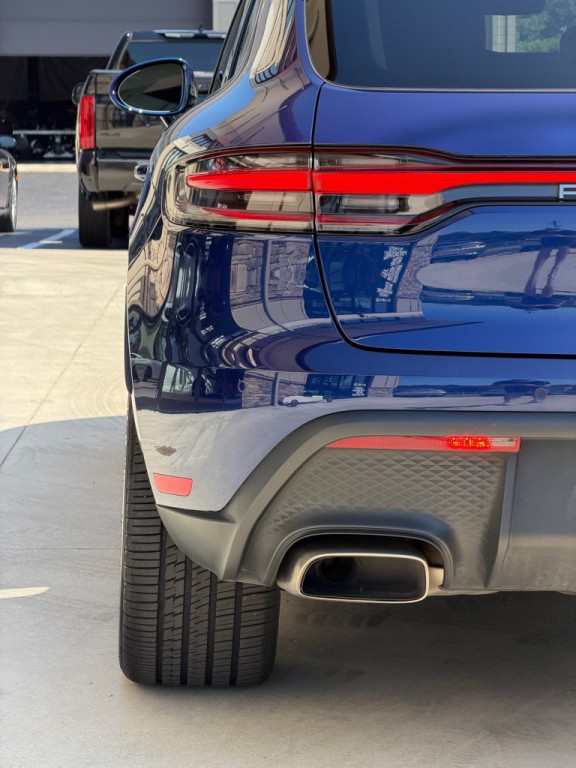 2022 Porsche Macan Image 12