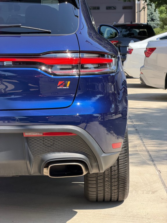 2022 Porsche Macan Image 13