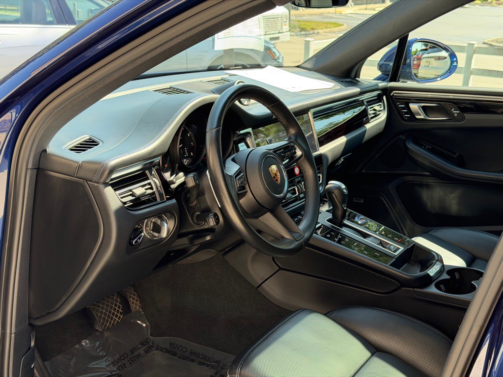 2022 Porsche Macan Image 19