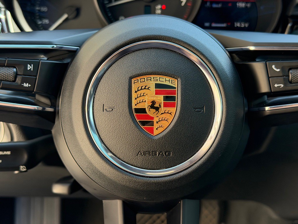 2022 Porsche Macan Image 30
