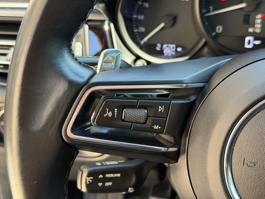 2022 Porsche Macan Image 31