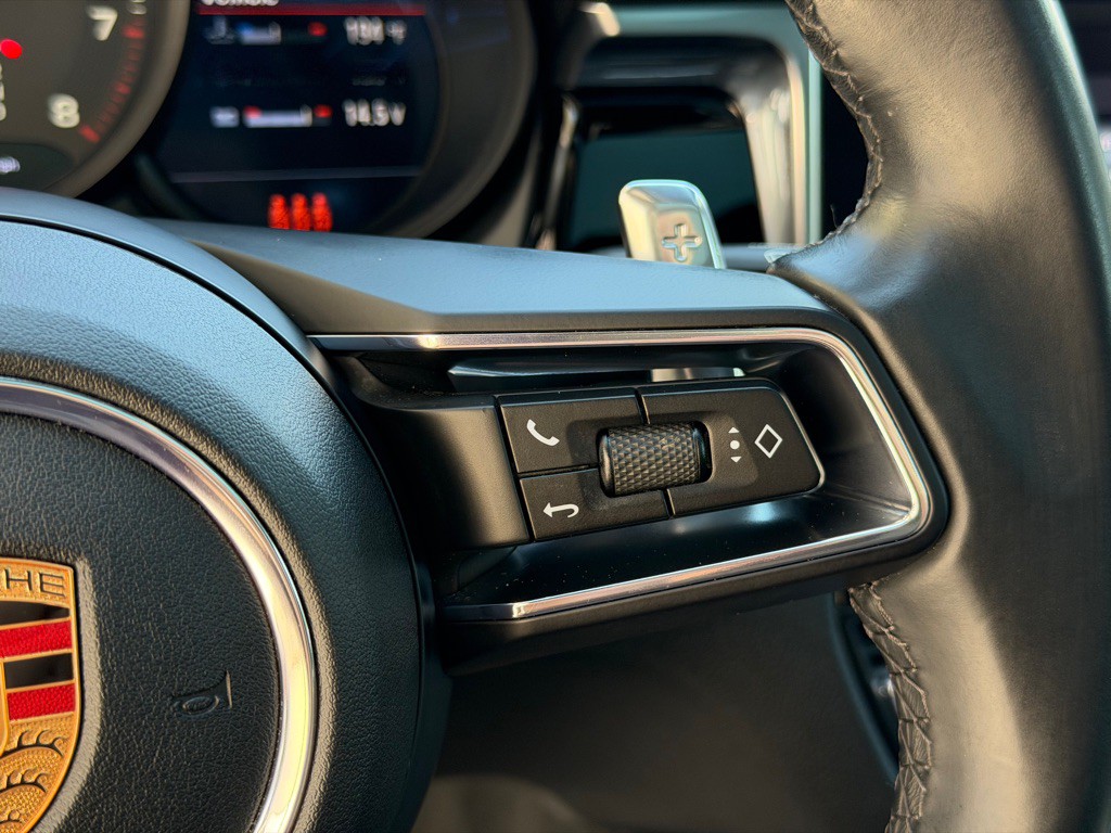 2022 Porsche Macan Image 32