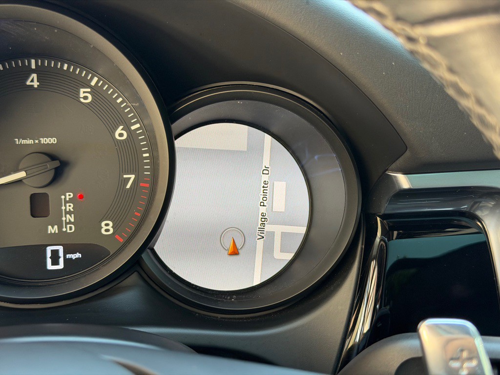 2022 Porsche Macan Image 35