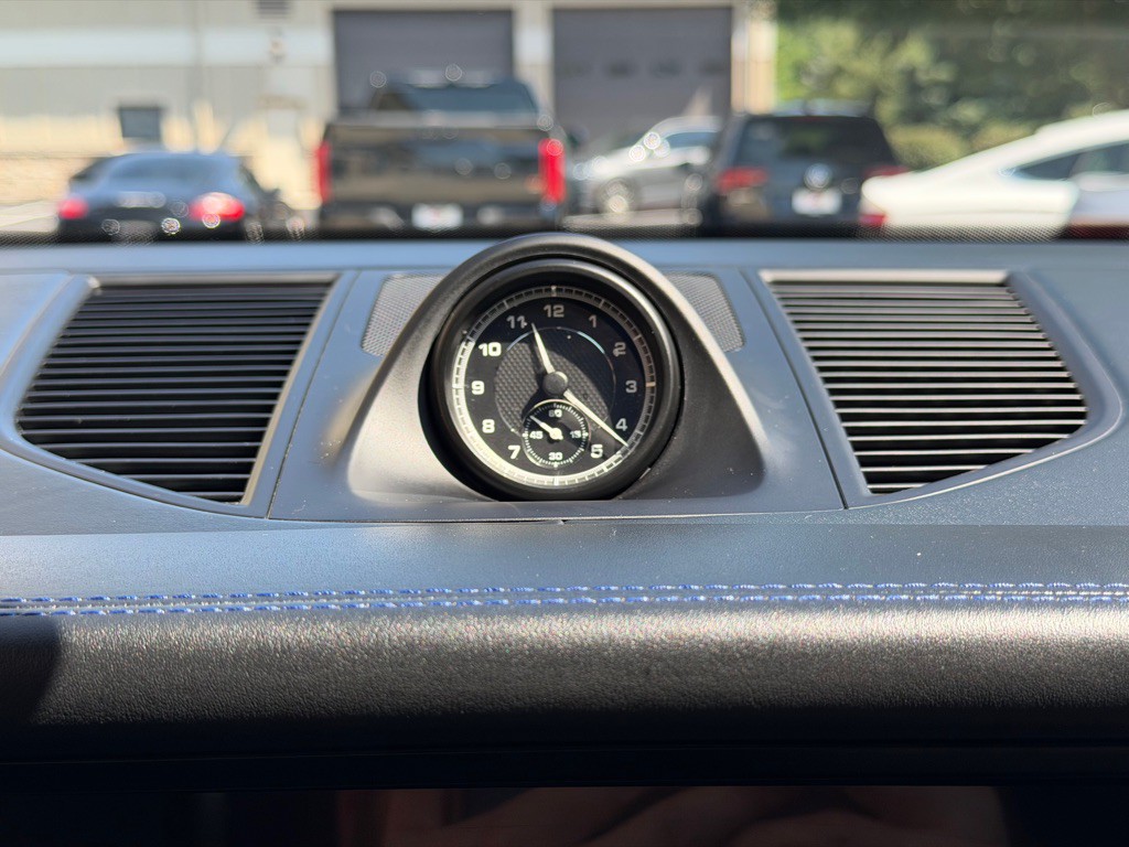 2022 Porsche Macan Image 36