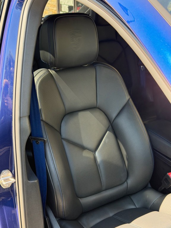 2022 Porsche Macan Image 62