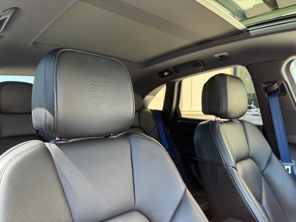 2022 Porsche Macan Image 70