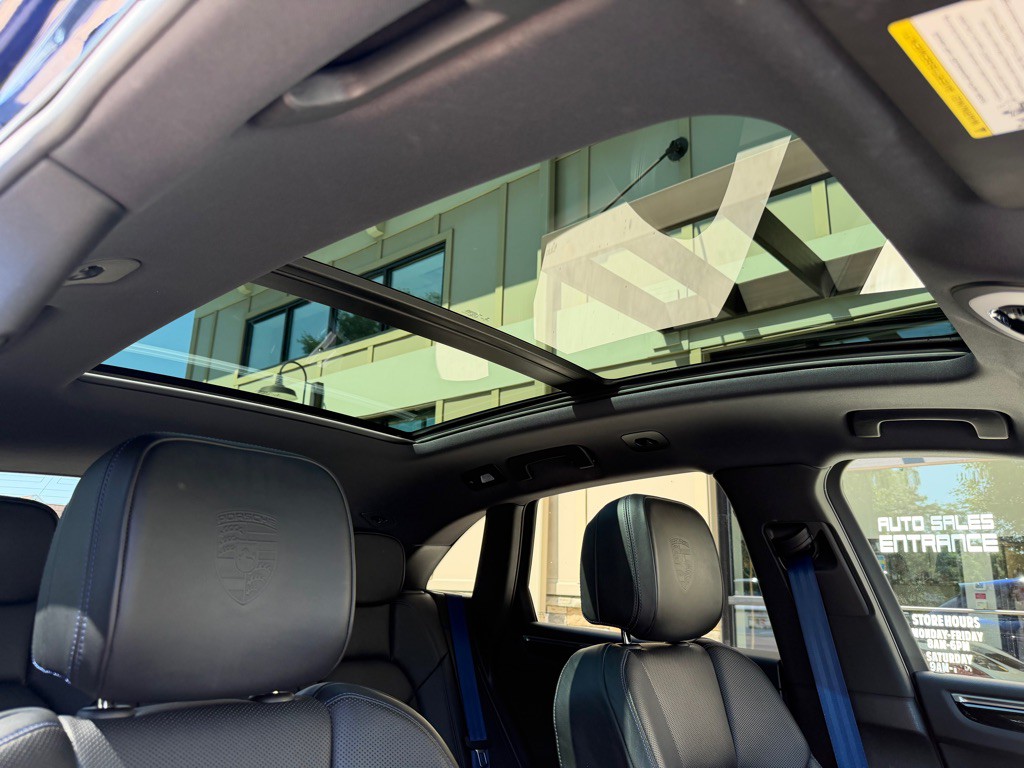 2022 Porsche Macan Image 71