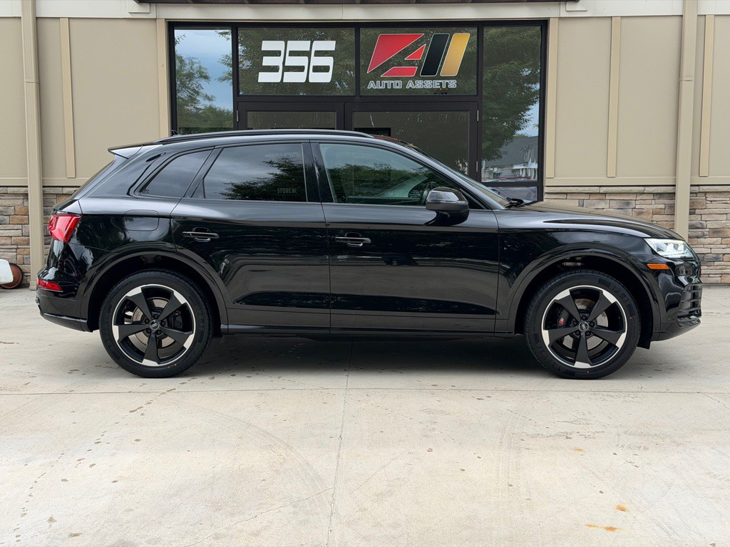 2020 Audi Q5 Image 2