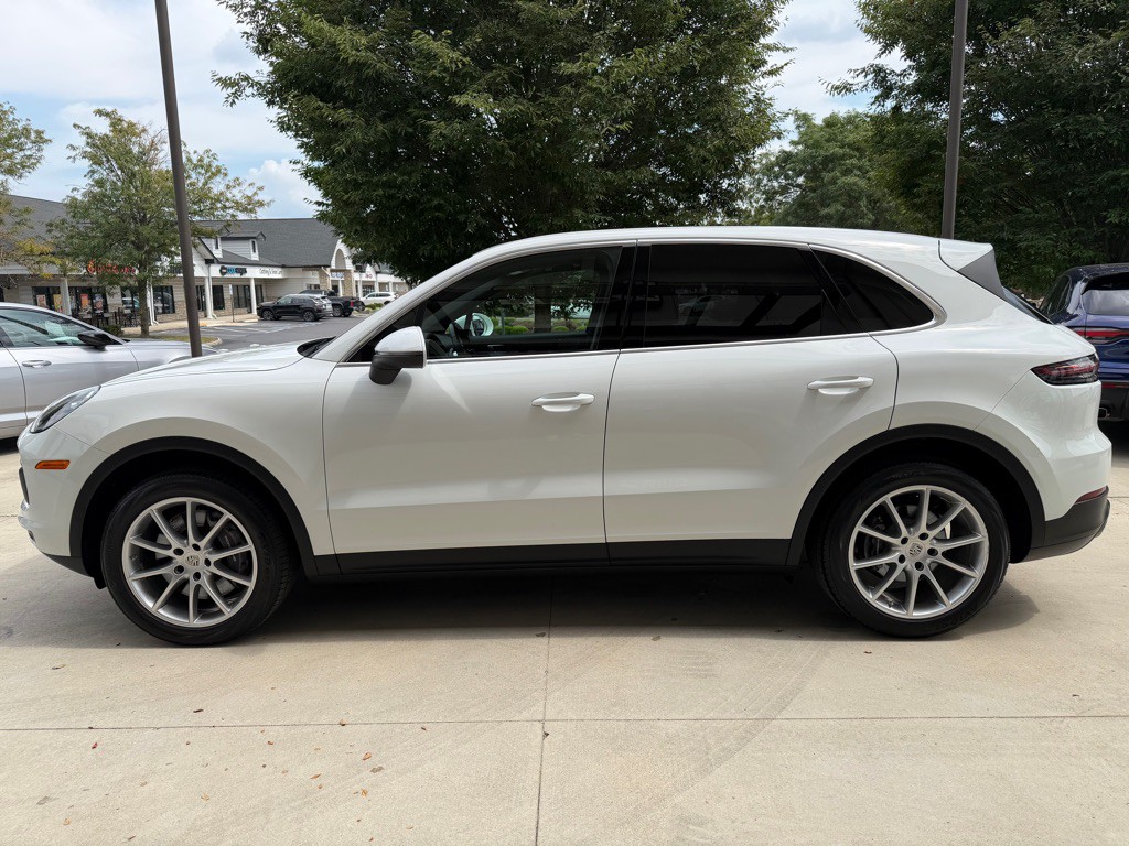 2023 Porsche Cayenne Image 6