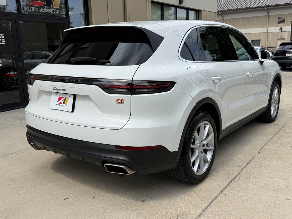 2023 Porsche Cayenne Image 9