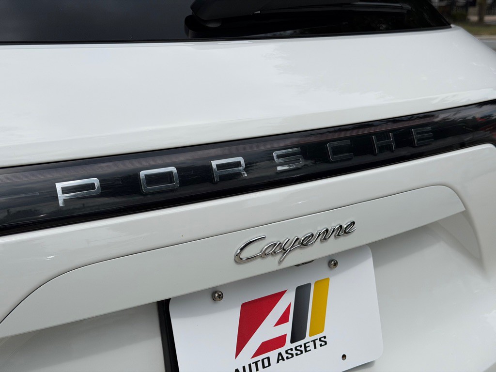 2023 Porsche Cayenne Image 10