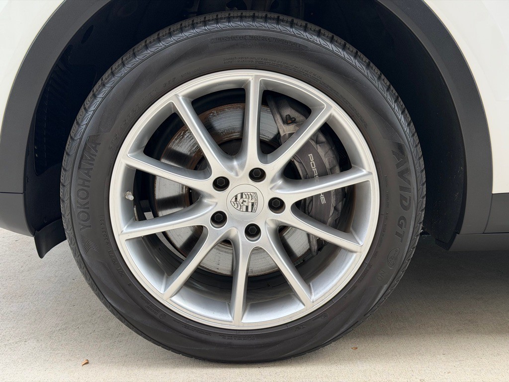 2023 Porsche Cayenne Image 17