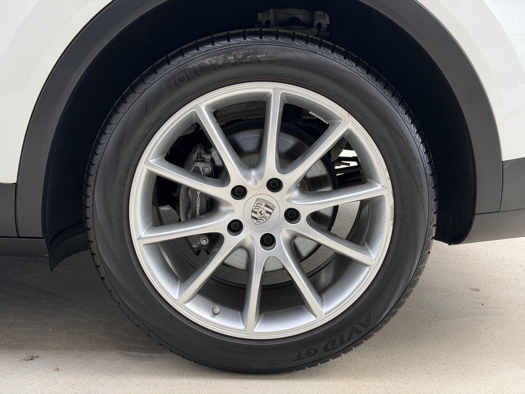 2023 Porsche Cayenne Image 18