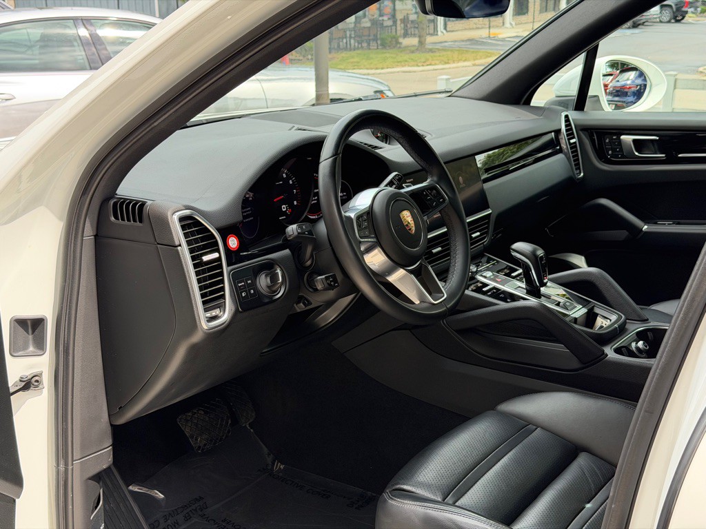 2023 Porsche Cayenne Image 22