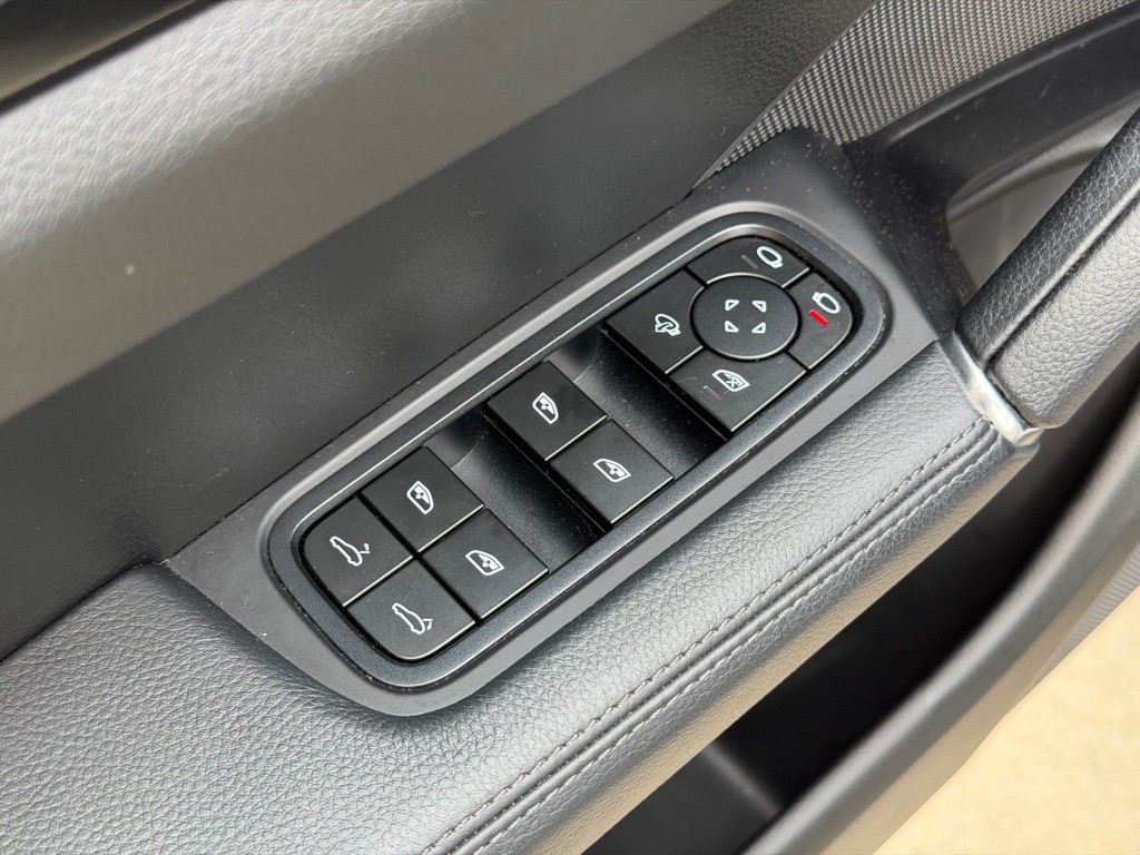 2023 Porsche Cayenne Image 25