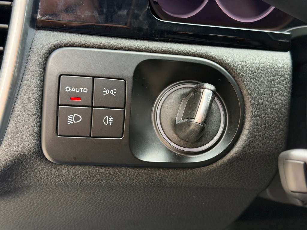 2023 Porsche Cayenne Image 32