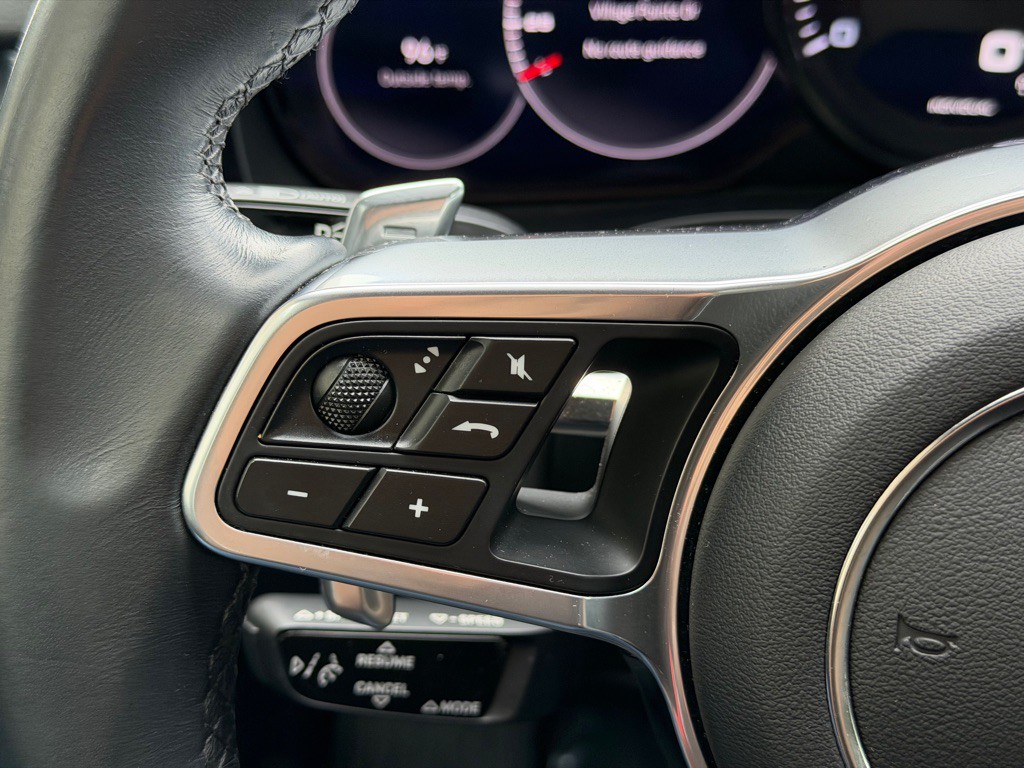 2023 Porsche Cayenne Image 35